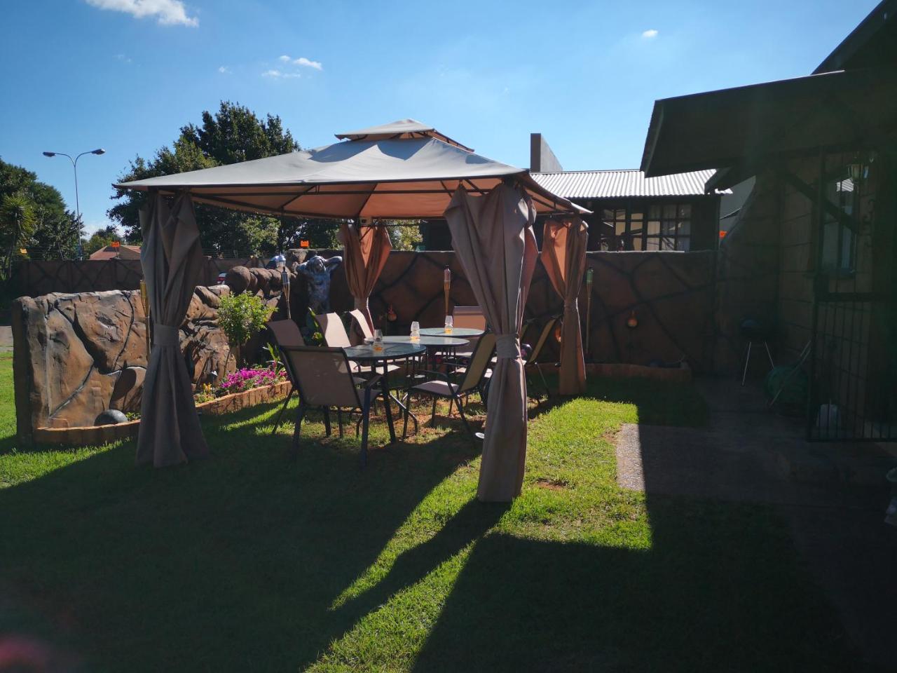 The Guesthouse Вандербейлпарк Екстериор снимка
